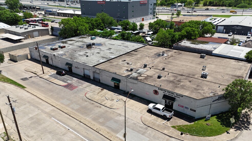 More Photos Of 226-232 Yorktown St, Dallas Warehouse For Lease