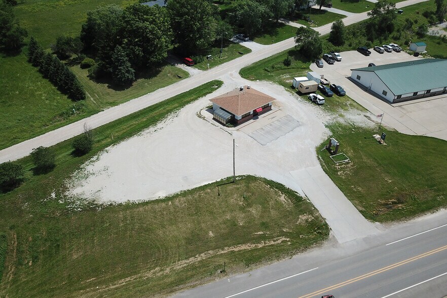 More Photos Of 472 12th St, Tecumseh General Retail For Sale