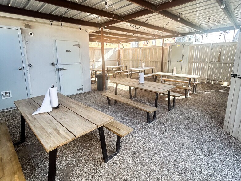 More Photos Of 3006 34th St, Lubbock Restaurant For Sale