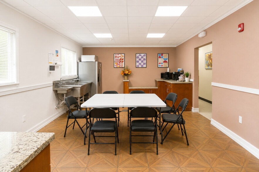 More Photos Of 412 SW 5th St, Homestead Rehabilitation Center For Sale