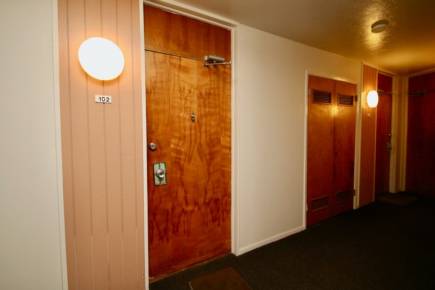 More Photos Of 18051 Lake Shore Blvd, Cleveland Apartments For Sale