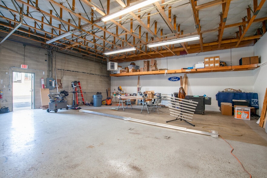 More Photos Of 2900-2912 S West Temple, Salt Lake City Light Manufacturing For Lease