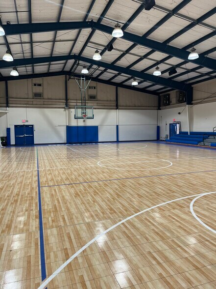 More Photos Of 1455 Wakendaw Rd, Mount Pleasant Schools For Lease