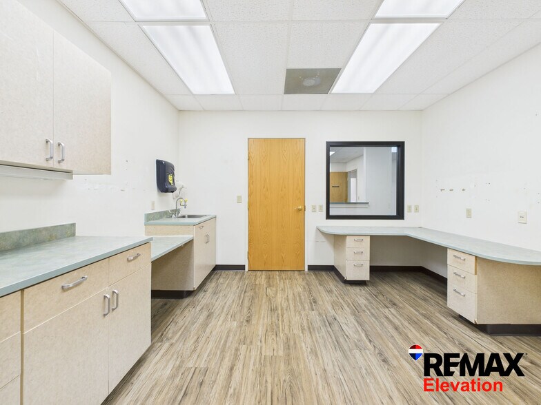 More Photos Of 156 N 6th St, Basin Office For Sale