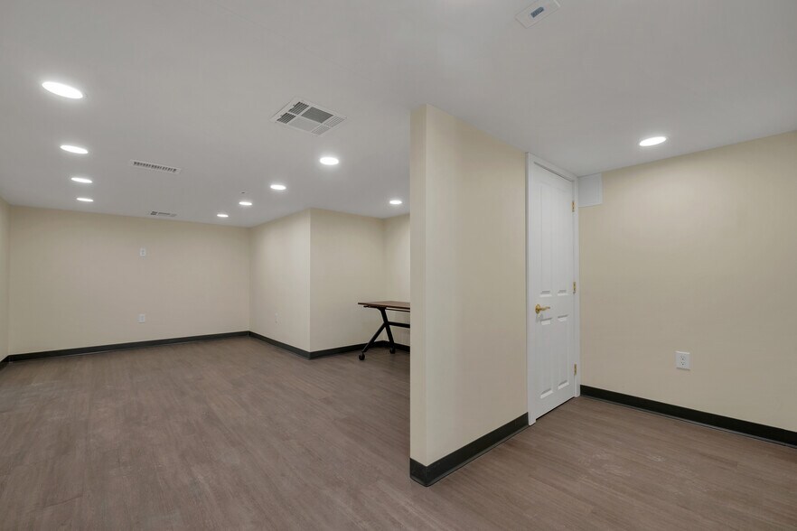 More Photos Of 252 Daniel Webster Hwy, Meredith Office For Sale