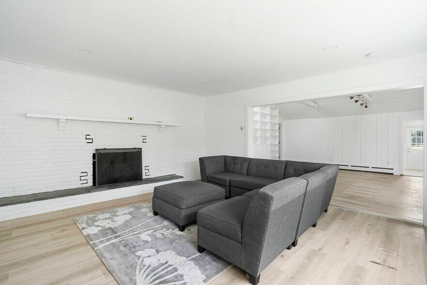 More Photos Of 35 Gardners Ln, Hampton Bays Apartments For Sale