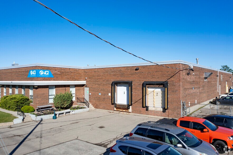 More Photos Of 851-865 Rangeview Rd, Mississauga Warehouse For Lease