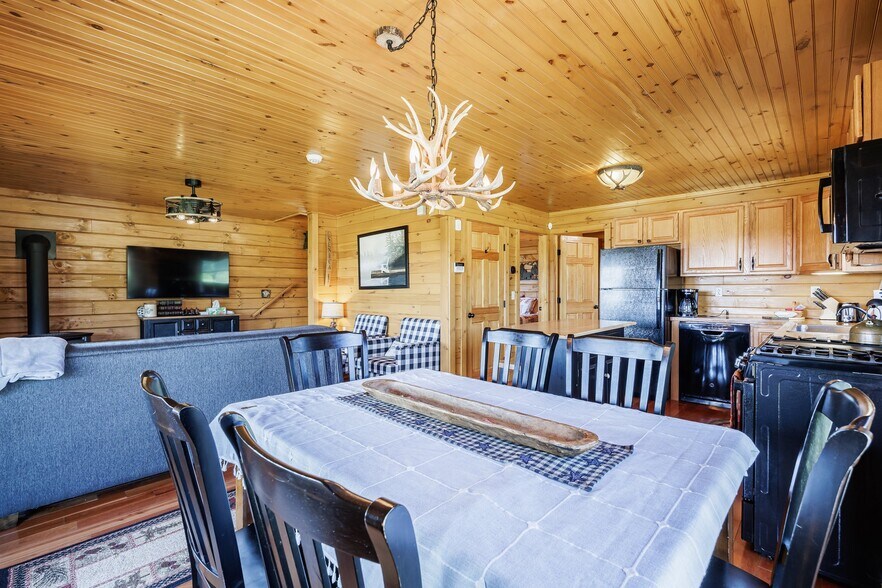 More Photos Of , Geneva Unknown For Sale