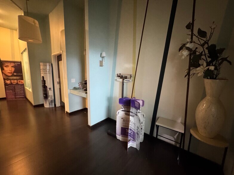 More Photos Of 2140 W Grande Blvd, Tyler Medical For Lease