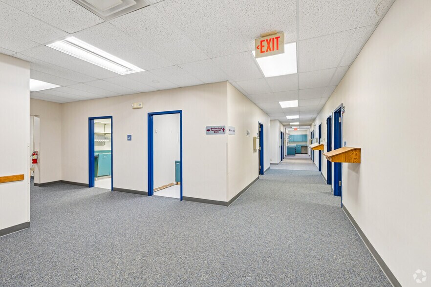 More Photos Of 1709 S Rock Rd, Wichita Medical For Sale