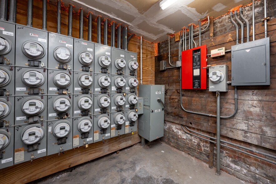 More Photos Of 6938 S Clyde Ave, Chicago Apartments For Sale