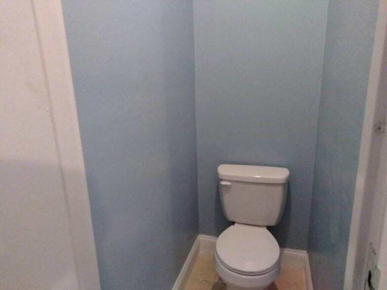More Photos Of 500 S Holly Ave, Sanford Congregate Senior Housing For Sale
