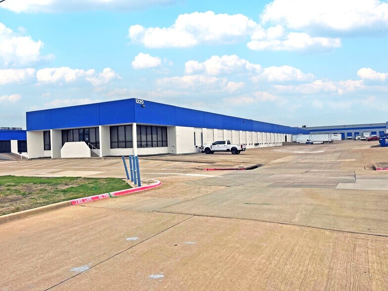 More Photos Of 1220 Texan Trl, Grapevine Warehouse For Lease