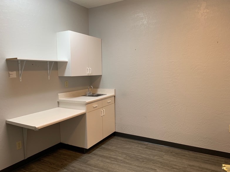 More Photos Of 1003 Division St, Prescott Medical For Lease