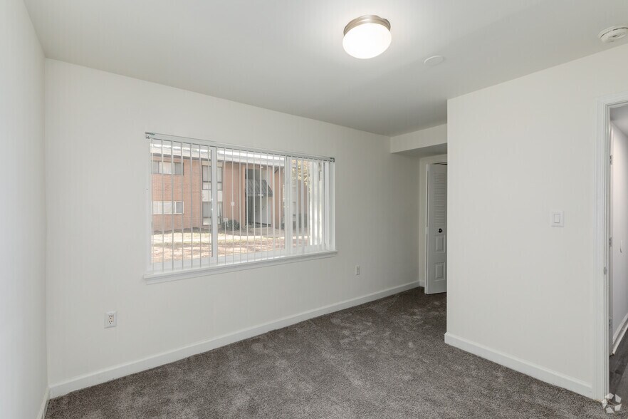 More Photos Of 5400 Livingston Ter, Oxon Hill Apartments For Sale