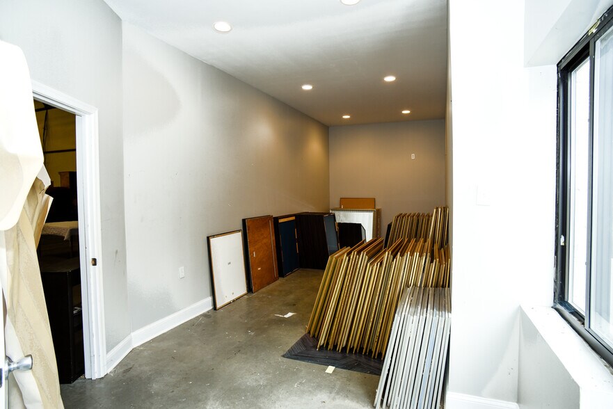 More Photos Of 8741 Ashwood Dr, Capitol Heights Warehouse For Lease