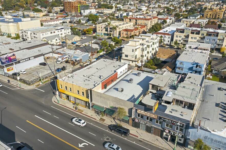 More Photos Of 550 N Western Ave, Los Angeles Storefront Retail Office For Lease