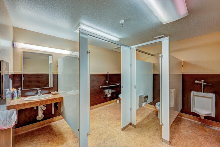 More Photos Of 634 Ryland St, Reno Office For Sale