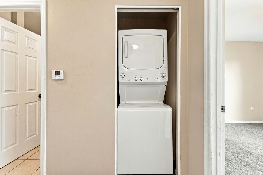 More Photos Of 1007 W 57th Ave W, Bradenton Apartments For Sale