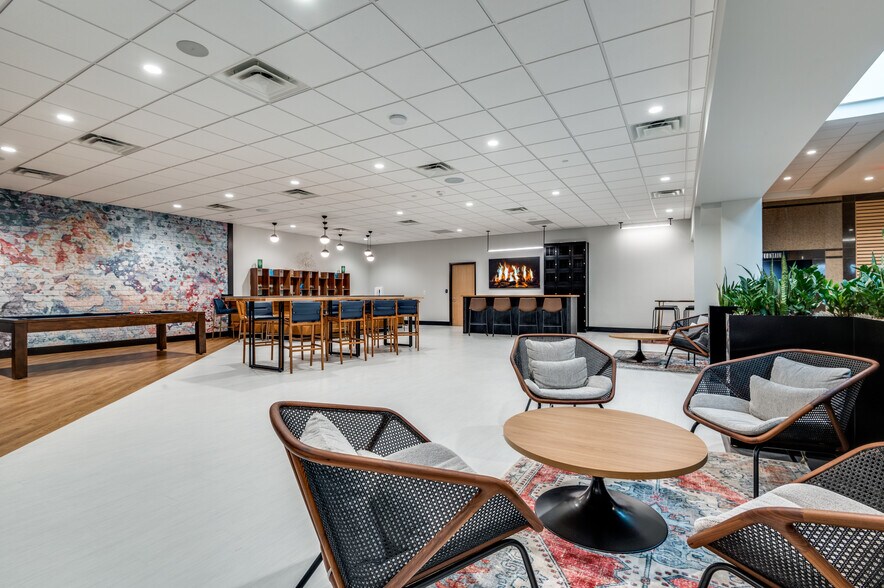 More Photos Of 600 E Las Colinas Blvd, Irving Office For Lease