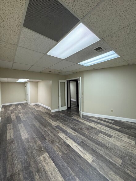 More Photos Of 5126-5130 Blazer Memorial Pky, Dublin Office For Lease