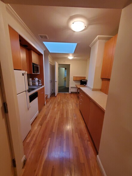 More Photos Of 235 E 58th St, New York Storefront Retail Residential For Sale