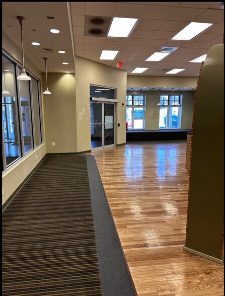 More Photos Of 525 Amherst St, Winchester Medical For Lease