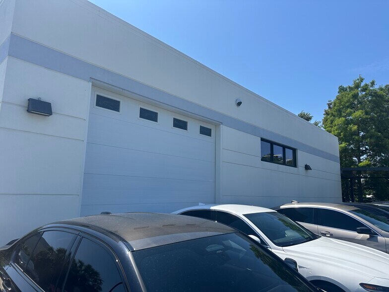 More Photos Of 4919 W Laurel St, Tampa Medical For Sale