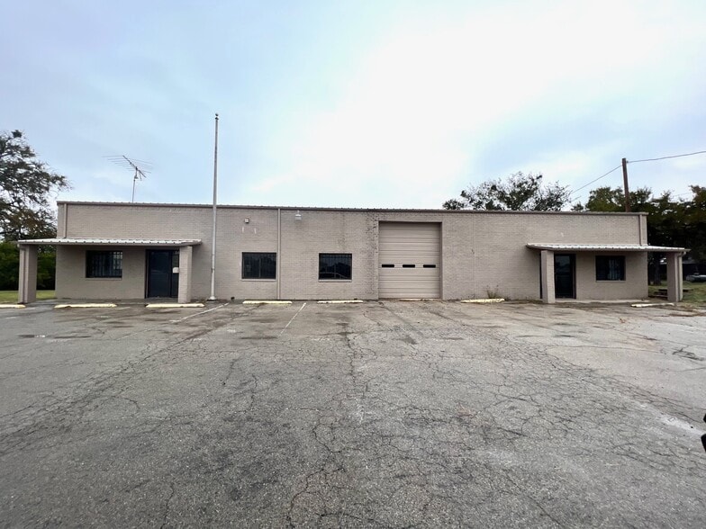 More Photos Of 2440 E Highway 377, Granbury Light Distribution For Sale