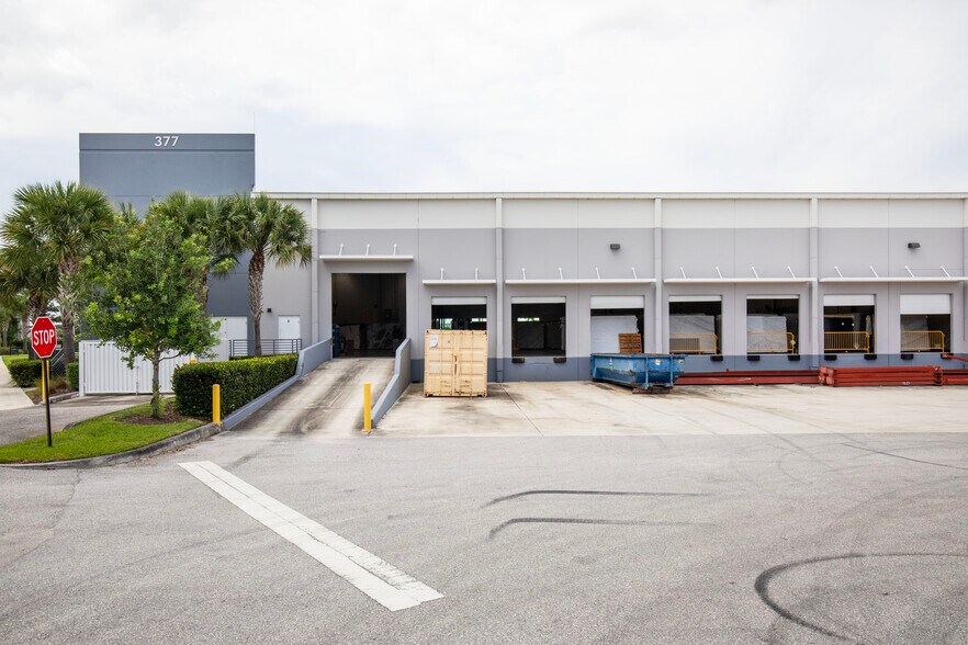 More Photos Of 401 N Cleary Rd, West Palm Beach Unknown For Lease