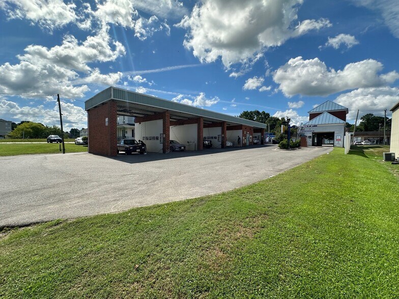 More Photos Of 910 W Washington St, Suffolk Freestanding For Sale