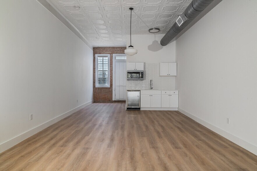 More Photos Of 3106 Swiss Ave, Dallas Storefront For Lease