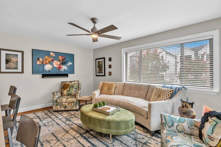 More Photos Of 705 W North St, Raleigh Office Residential For Sale