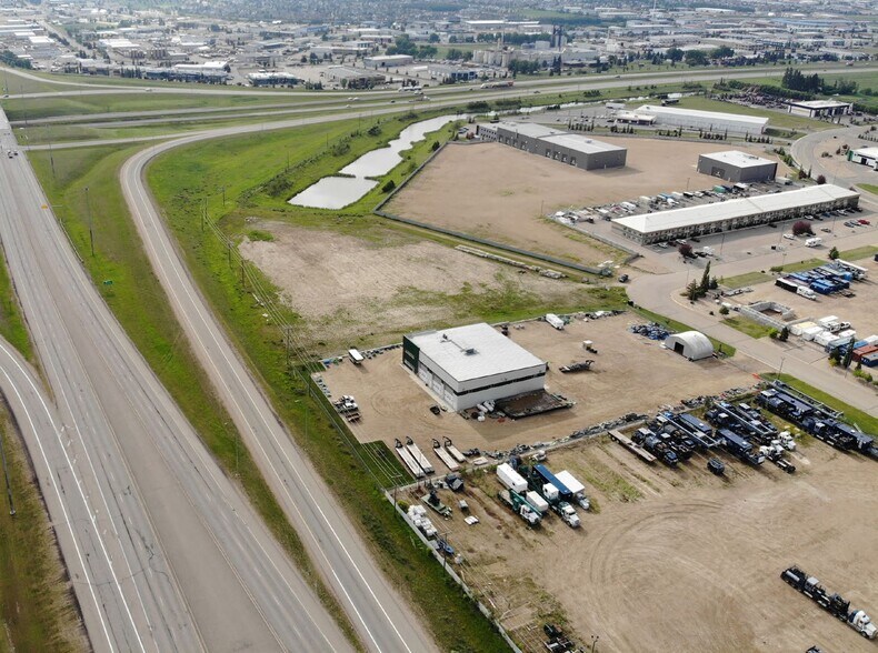 More Photos Of 41 Queensgate Cres, Blackfalds Manufacturing For Lease