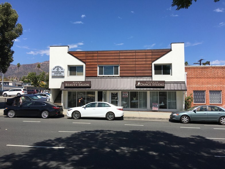 More Photos Of 1519-1521 W Glenoaks Blvd, Glendale Storefront Retail Residential For Lease