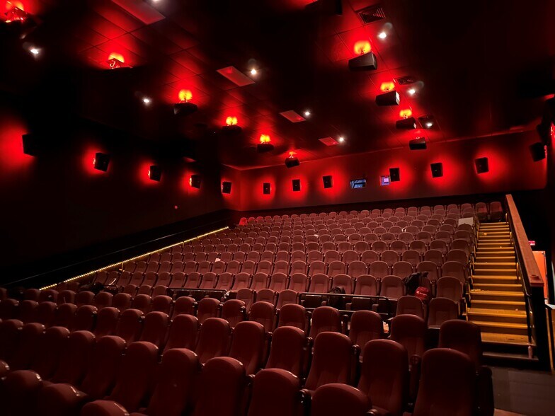 More Photos Of 1085 SE Bishop Blvd, Pullman Specialty For Sale