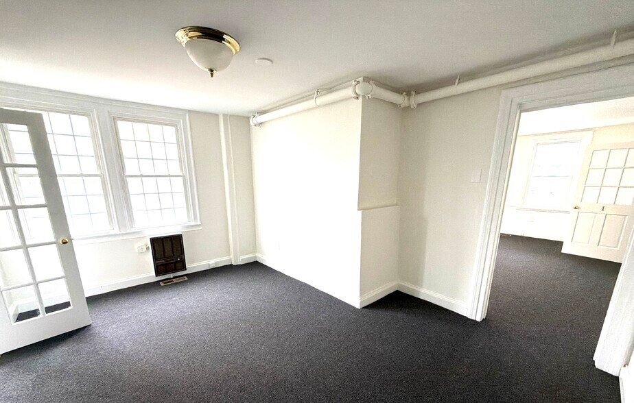 More Photos Of 129 Main St, Old Saybrook Apartments For Lease