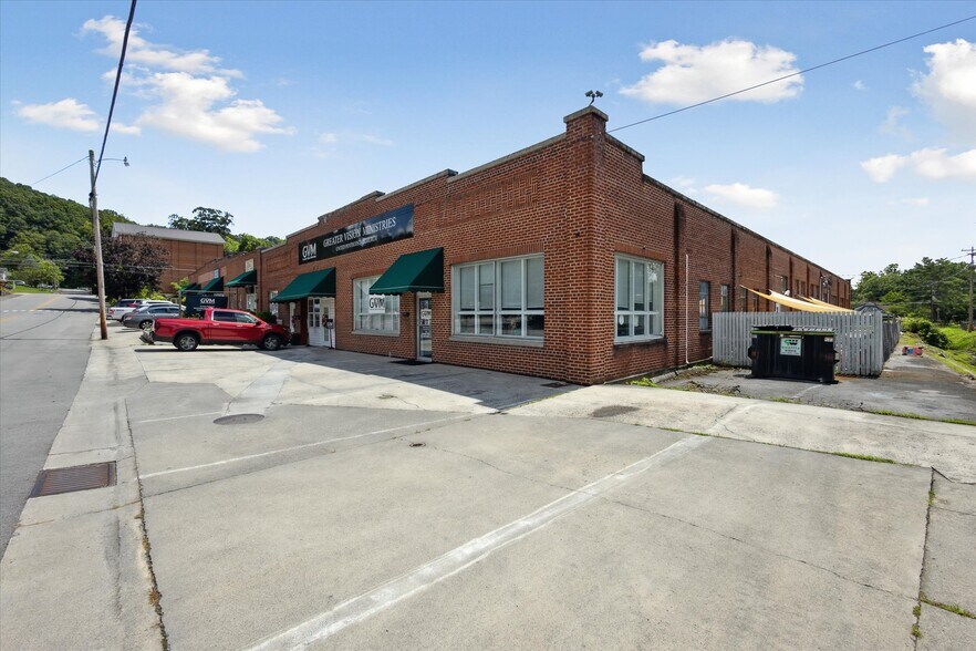 More Photos Of 307 S Depot St, Rogersville General Retail For Lease