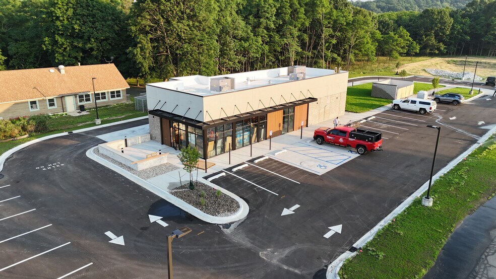 More Photos Of 200 Parkdale Ave, Manistee Fast Food For Sale