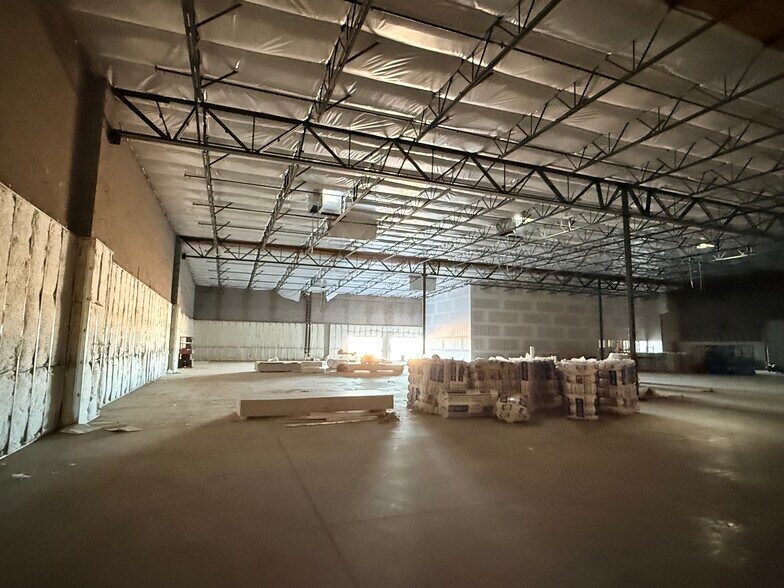 More Photos Of 8817 E Pecos Rd, Mesa Warehouse For Lease