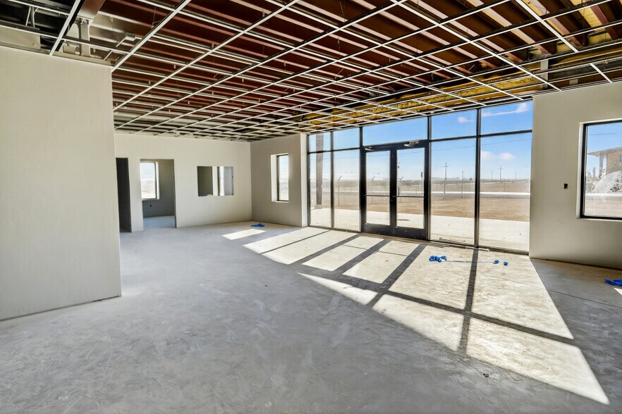 More Photos Of 16510 W Basin St, Odessa Warehouse For Lease