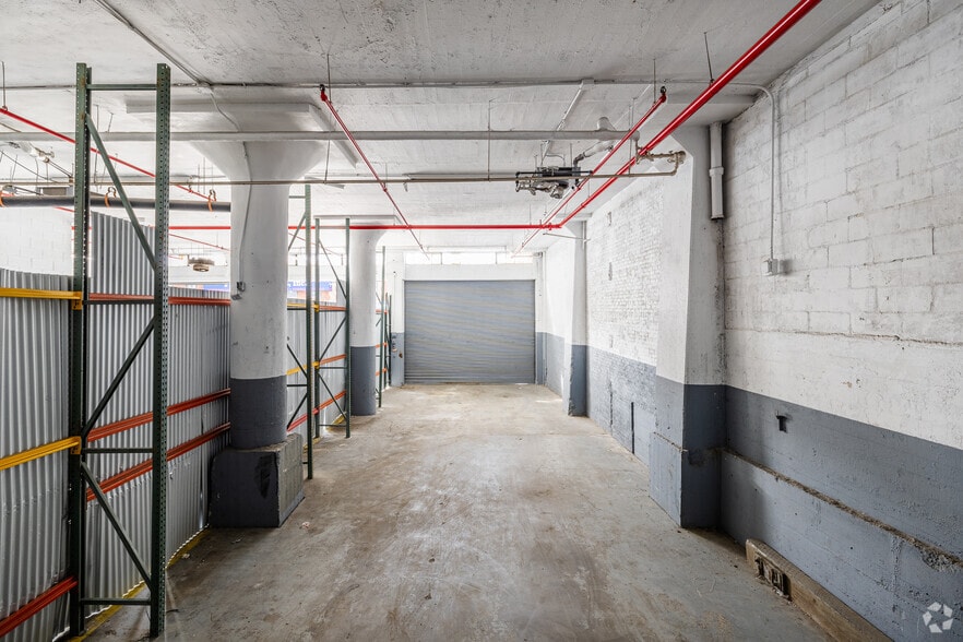 More Photos Of 59-00 Decatur St, Ridgewood Warehouse For Lease