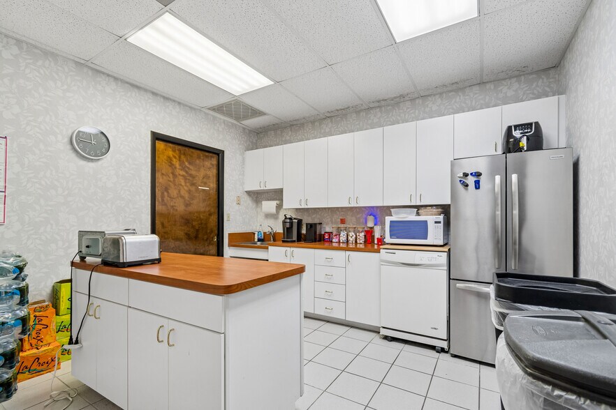 More Photos Of 1301 N 66th St, Saint Petersburg Office For Sale