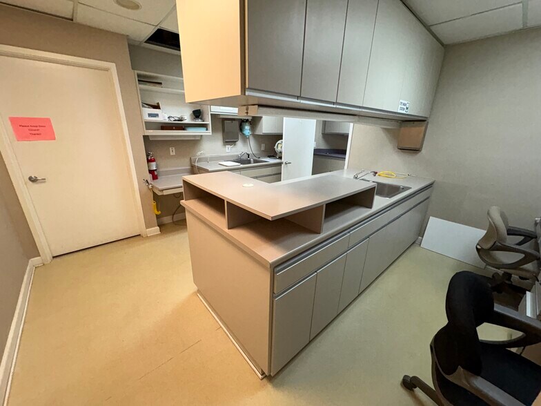 More Photos Of 319 N Pine St, Spartanburg Medical For Lease