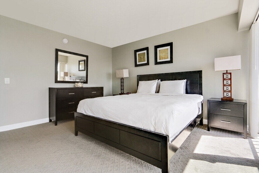 More Photos Of 415-425 Washington Blvd, Marina del Rey Apartments For Lease