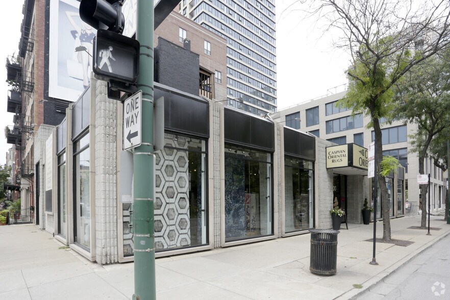 More Photos Of 700 N La Salle St, Chicago Freestanding For Lease