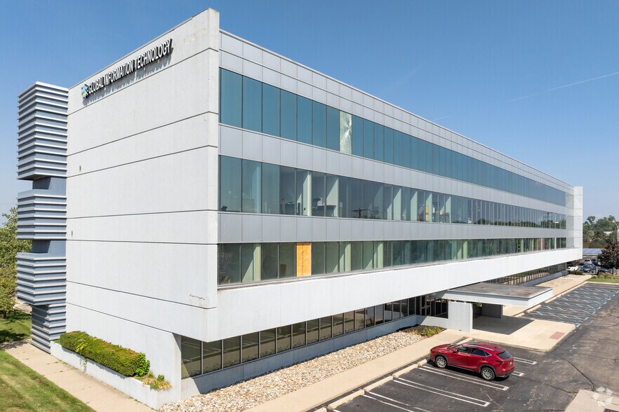 More Photos Of 26700 Lahser Rd, Southfield Office For Lease