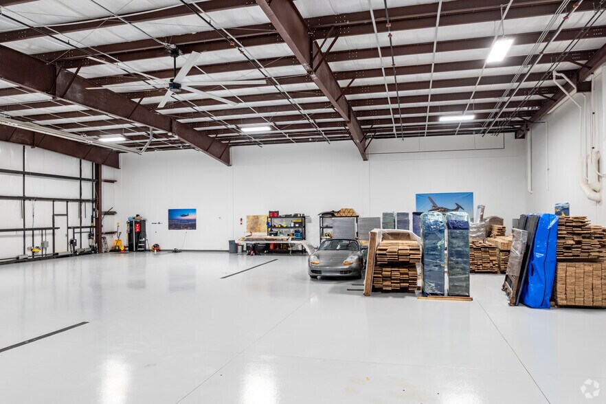 More Photos Of 3000 Airport Dr, Erie Light Manufacturing For Sale