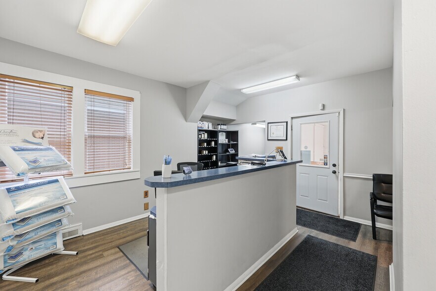 More Photos Of 104 W William St, Delaware Medical For Lease