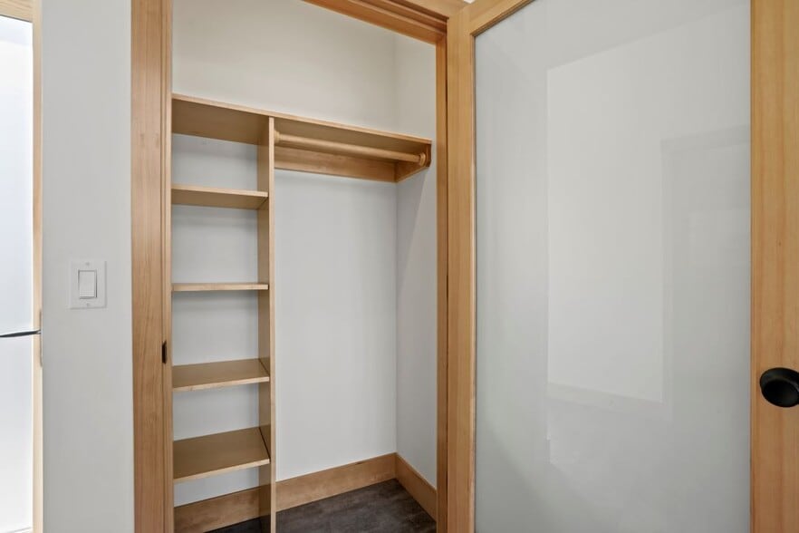 More Photos Of 1103 3rd Ave, Mosier Hotel For Sale